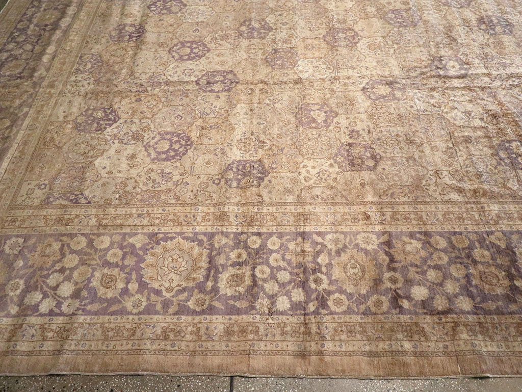 Vintage Turkish Sivas Oversize Carpet, No.17982 - Galerie Shabab