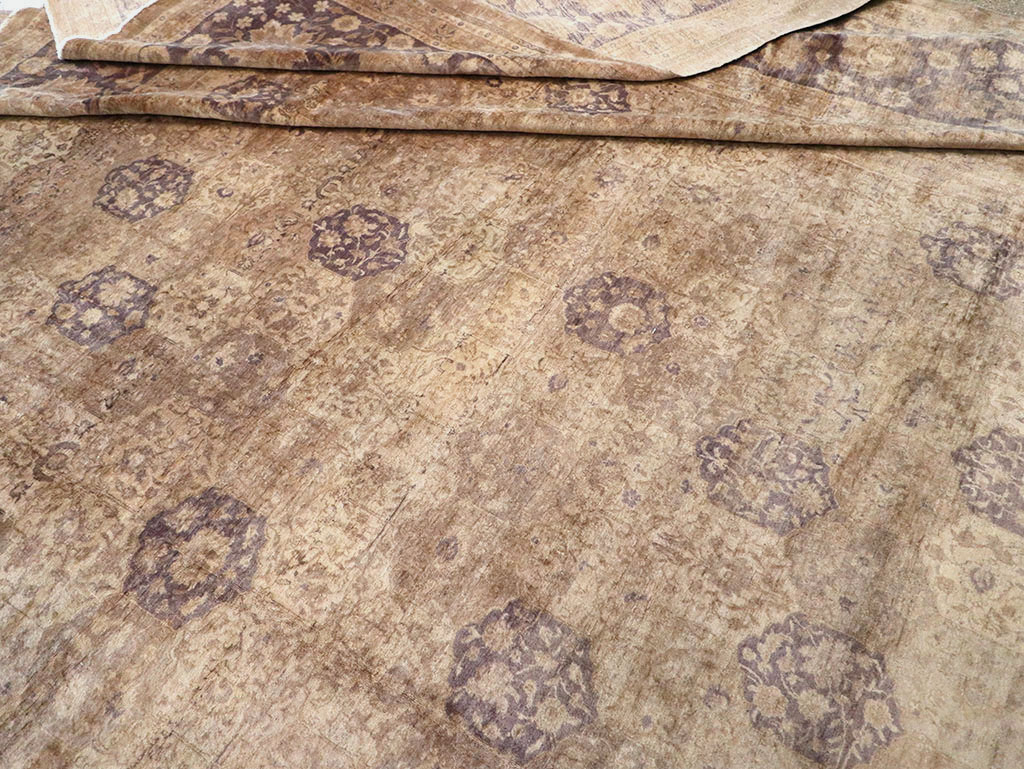 Vintage Turkish Sivas Oversize Carpet, No.17982 - Galerie Shabab