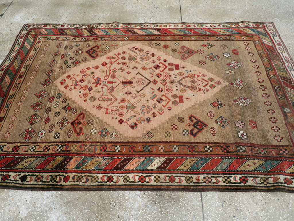 Antique Persian Bidjar Rug, No.18001 - Galerie Shabab