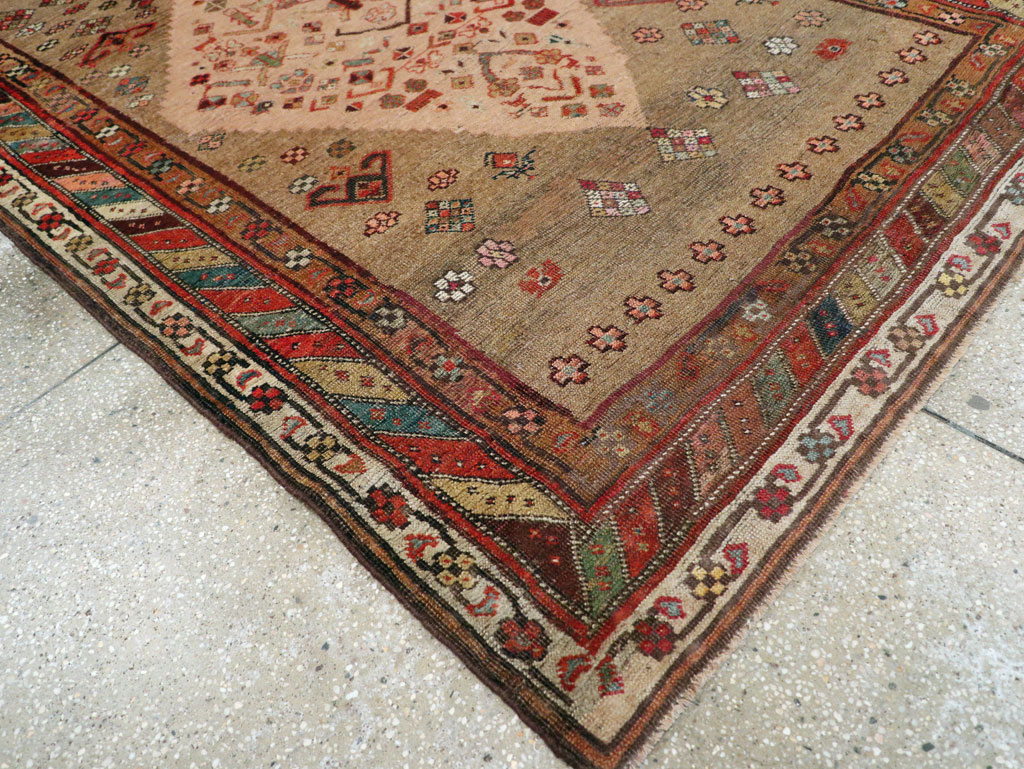 Antique Persian Bidjar Rug, No.18001 - Galerie Shabab