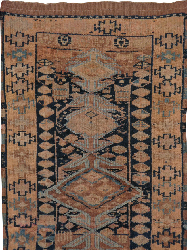 Antique Oushak Runner, No.18041 - Galerie Shabab