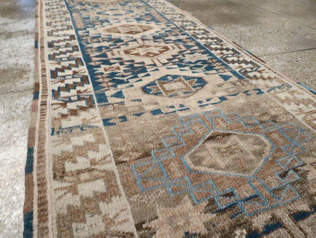Vintage Turkish Oushak Runner, No.18045 - Galerie Shabab
