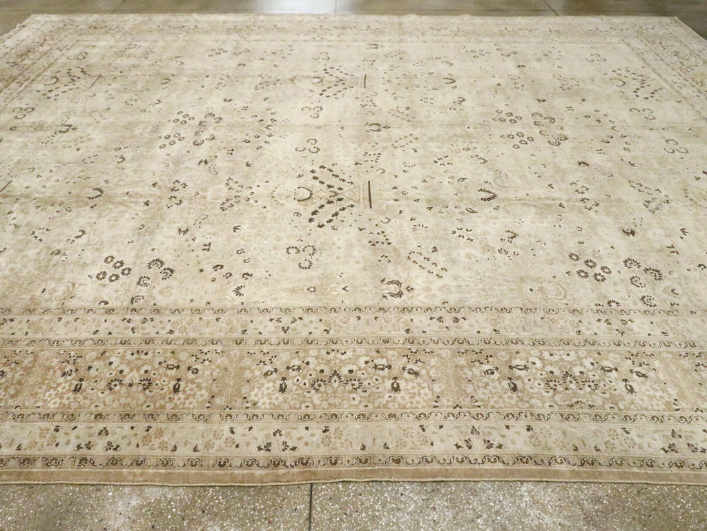 Antique Persian Mashad Carpet, No.18064 - Galerie Shabab