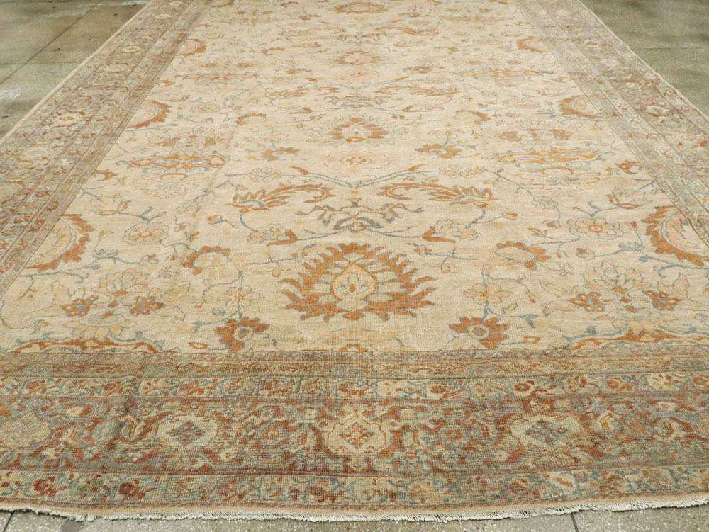 Antique Persian Sultanabad Carpet, No.18068 - Galerie Shabab