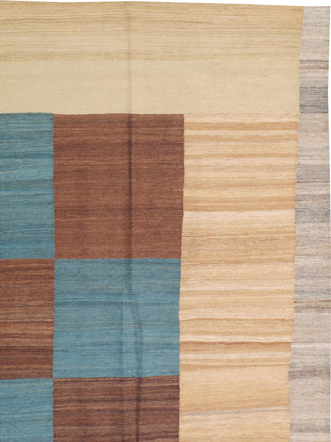 Modern Persian Flatweave Kilim Room Size Carpet, No.18082 - Galerie Shabab