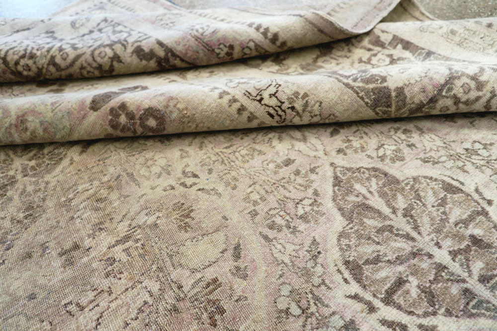 Antique Persian Tabriz Carpet, No.18084 - Galerie Shabab