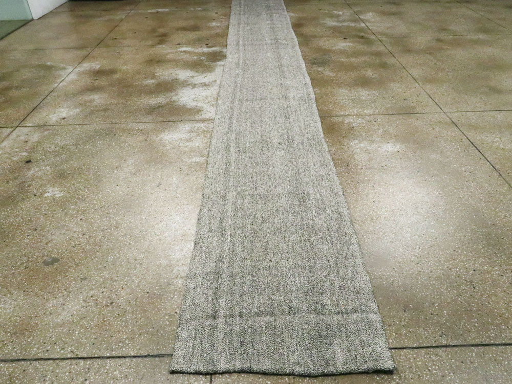 Vintage Flatweave Kilim Runner, No.18095 - Galerie Shabab