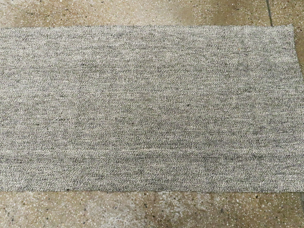 Vintage Flatweave Kilim Runner, No.18095 - Galerie Shabab