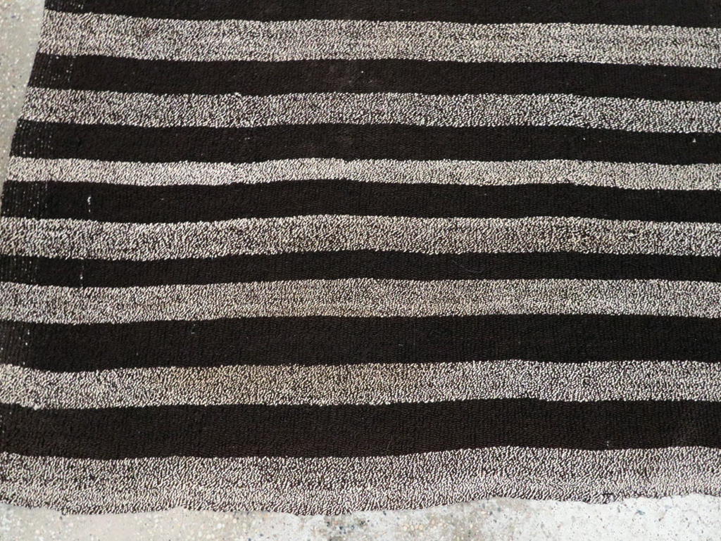 Vintage Turkish Flat-weave Kilim, No.18105 - Galerie Shabab