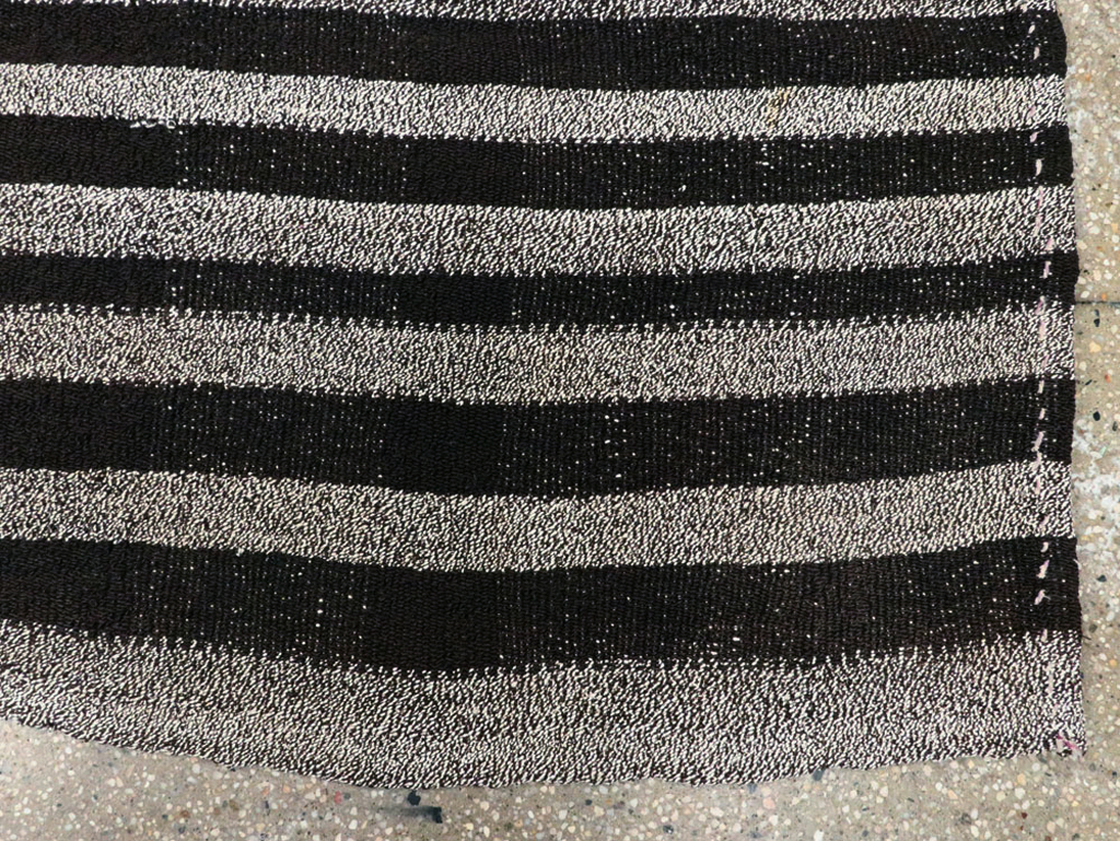 Vintage Turkish Flat-weave Kilim, No.18105 - Galerie Shabab