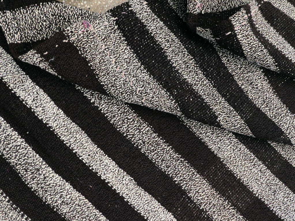 Vintage Turkish Flat-weave Kilim, No.18105 - Galerie Shabab