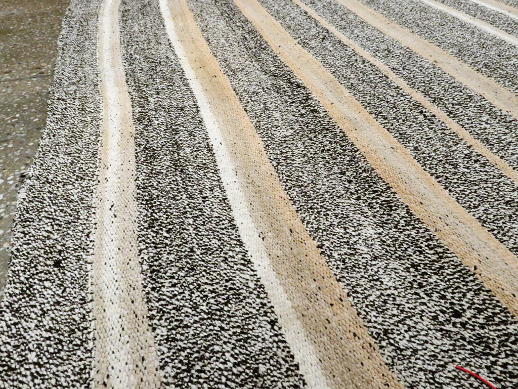 Vintage Turkish Flat-weave Kilim, No.18111 - Galerie Shabab