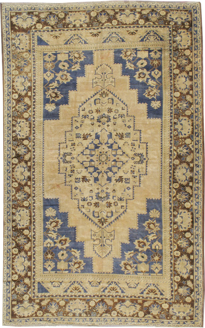 Vintage Turkish Oushak Carpet, No.18114 - Galerie Shabab