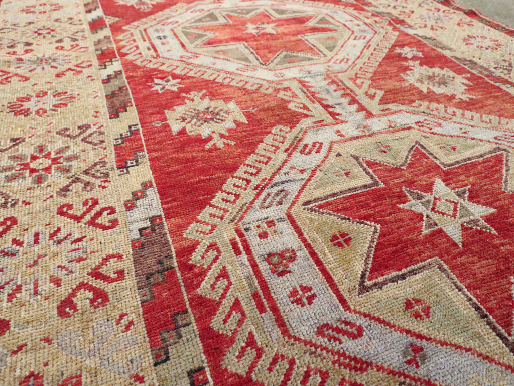 Vintage Turkish Oushak Rug, No.18121 - Galerie Shabab