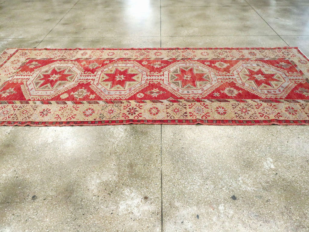 Vintage Turkish Oushak Rug, No.18121 - Galerie Shabab