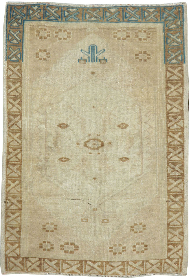 Vintage Turkish Oushak Rug, No.18127 - Galerie Shabab