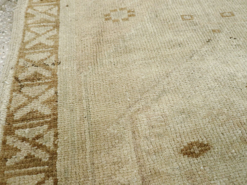 Vintage Turkish Oushak Rug, No.18127 - Galerie Shabab