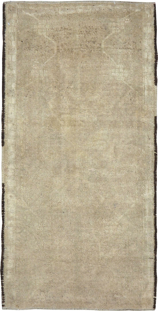 Antique Turkish Oushak Rug, No.18129 - Galerie Shabab