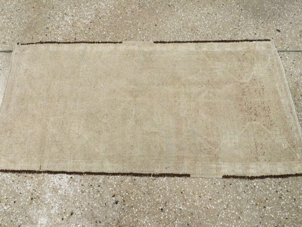 Antique Turkish Oushak Rug, No.18129 - Galerie Shabab