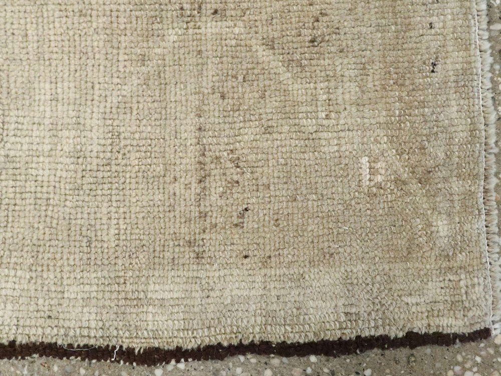 Antique Turkish Oushak Rug, No.18129 - Galerie Shabab