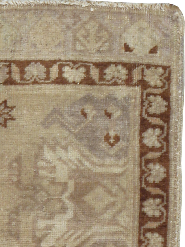 Antique Turkish Oushak Rug, No.18132 - Galerie Shabab