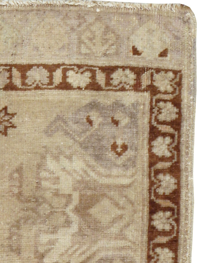 Antique Turkish Oushak Rug, No.18132 - Galerie Shabab