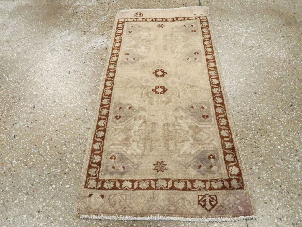 Antique Turkish Oushak Rug, No.18132 - Galerie Shabab