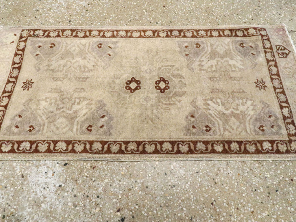 Antique Turkish Oushak Rug, No.18132 - Galerie Shabab
