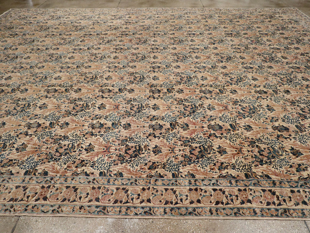 Antique Persian Lavar Kerman Carpet, No.18137 - Galerie Shabab