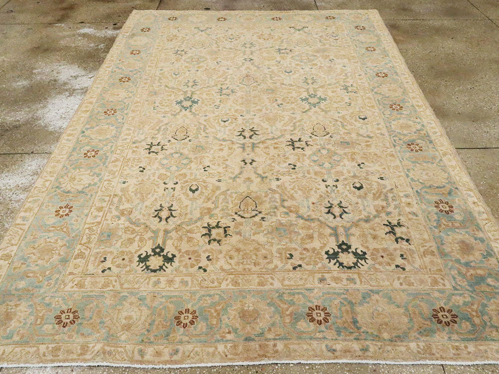 Antique Persian Tabriz Accent Carpet, No.18146 - Galerie Shabab