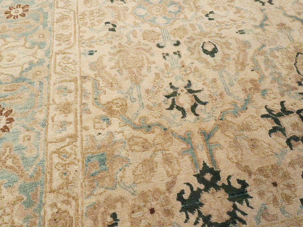 Antique Persian Tabriz Accent Carpet, No.18146 - Galerie Shabab