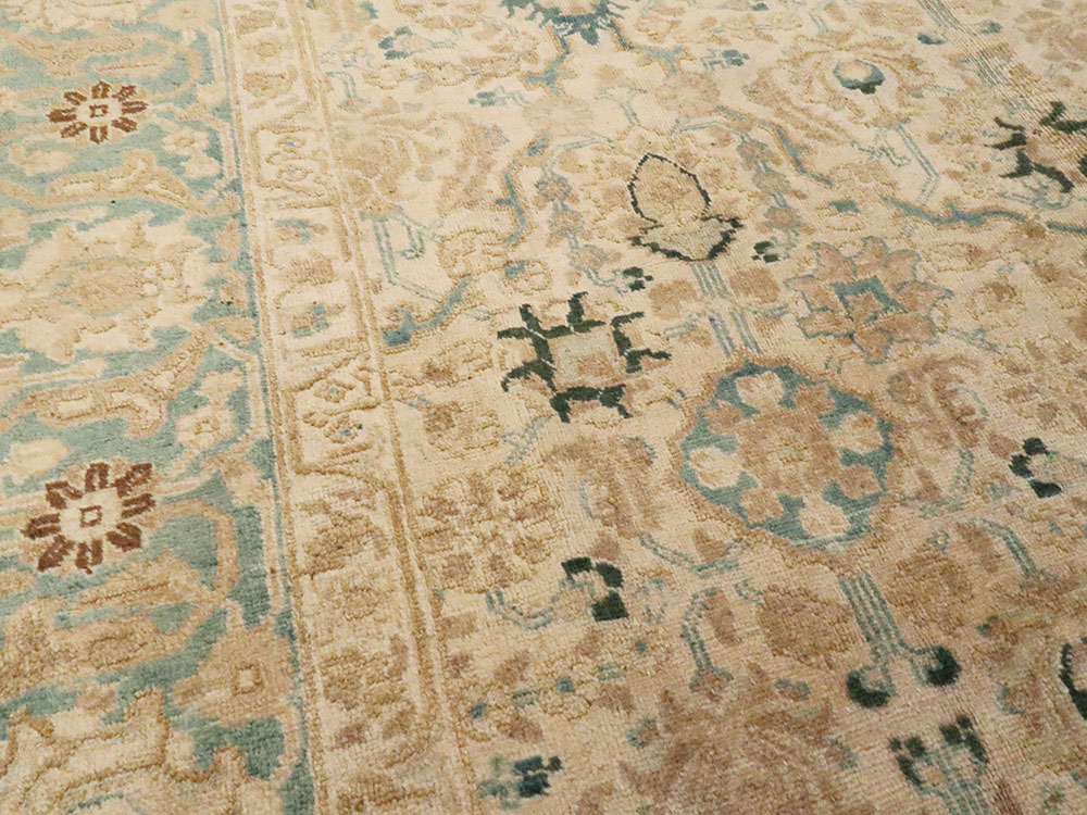 Antique Persian Tabriz Accent Carpet, No.18146 - Galerie Shabab