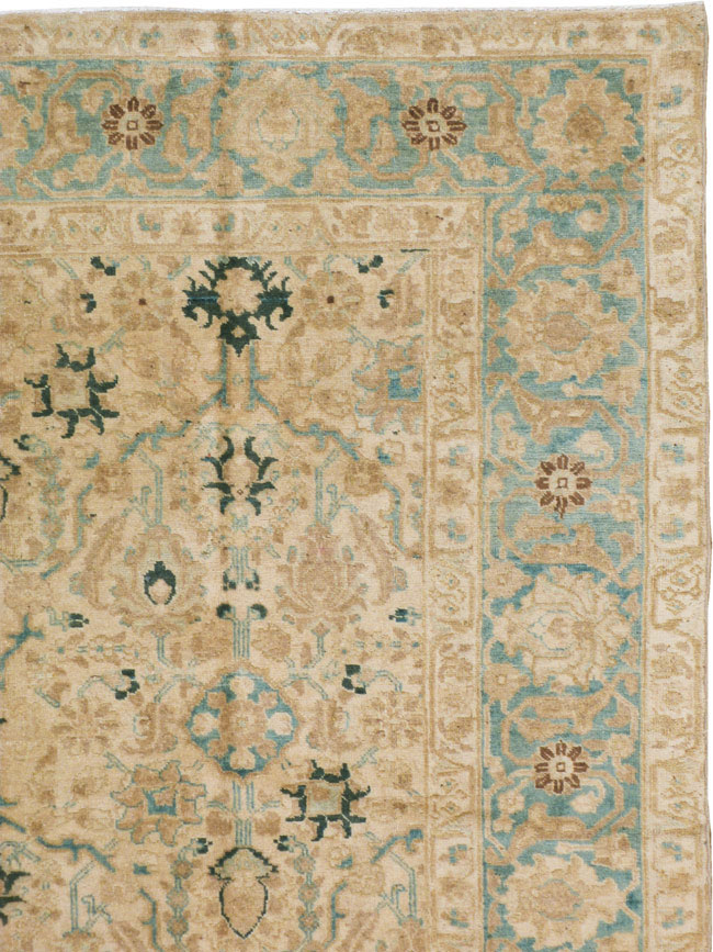 Antique Persian Tabriz Accent Carpet, No.18146 - Galerie Shabab