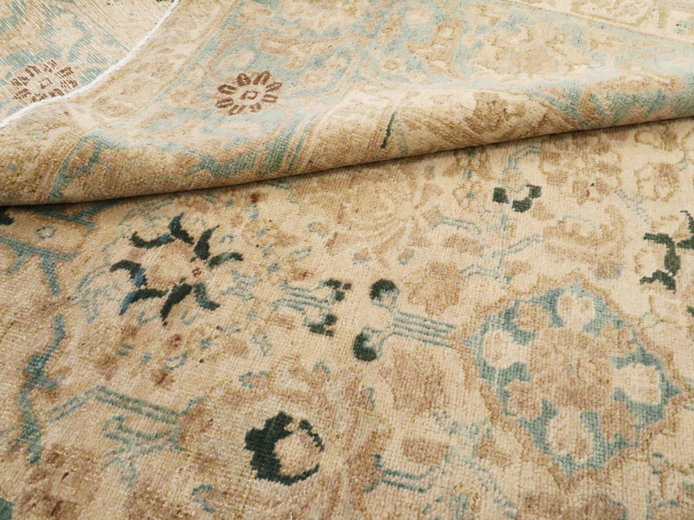 Antique Persian Tabriz Accent Carpet, No.18146 - Galerie Shabab