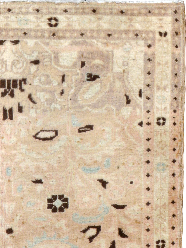 Antique Persian Tabriz Rug, No.18160 - Galerie Shabab