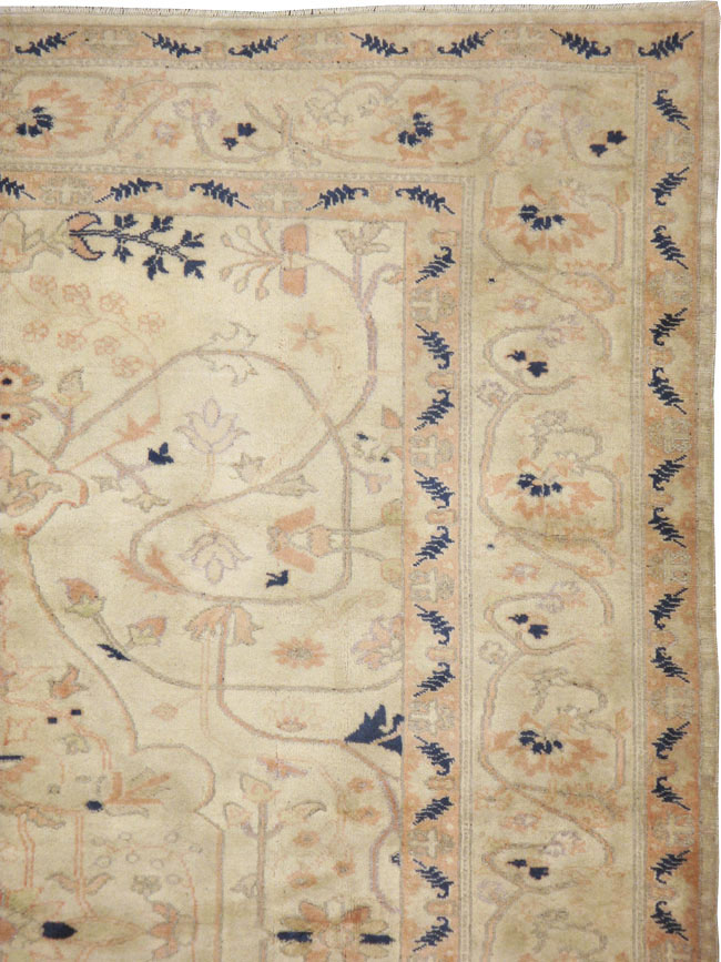 Antique Persian Oushak Rug, No.18215 - Galerie Shabab