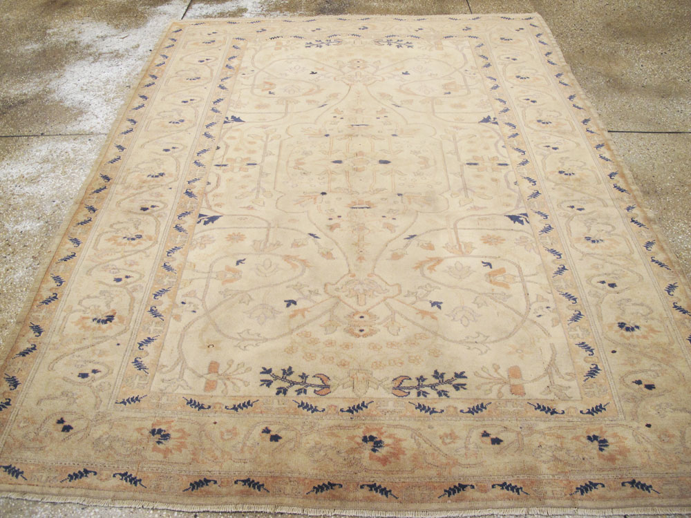 Antique Persian Oushak Rug, No.18215 - Galerie Shabab