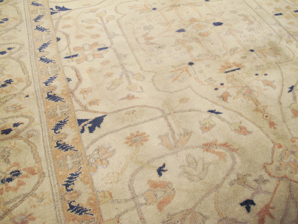 Antique Persian Oushak Rug, No.18215 - Galerie Shabab
