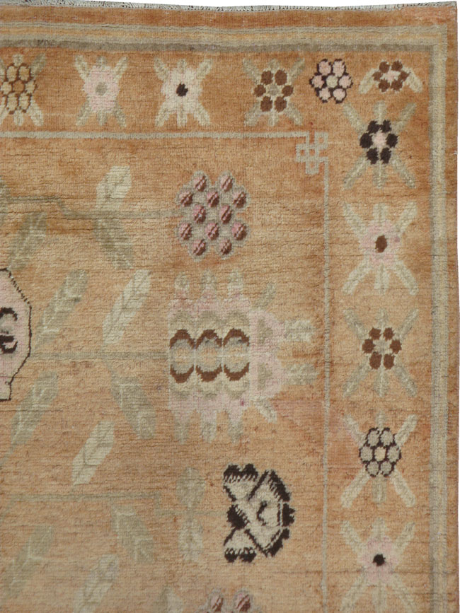 Antique Khotan Carpet, No.18216 - Galerie Shabab