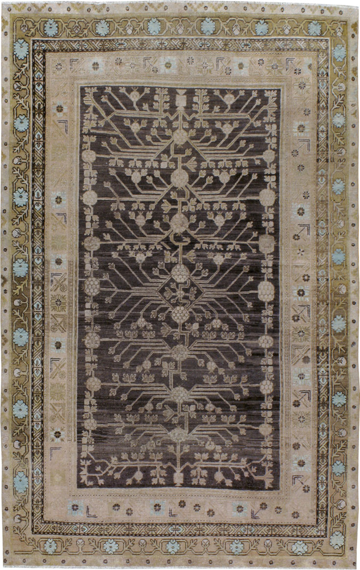 Antique Khotan Rug, No.18234 - Galerie Shabab
