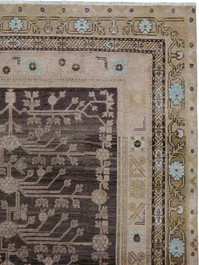 Antique Khotan Rug, No.18234 - Galerie Shabab