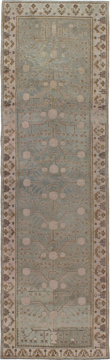 Antique Khotan Runner, No.18236 - Galerie Shabab