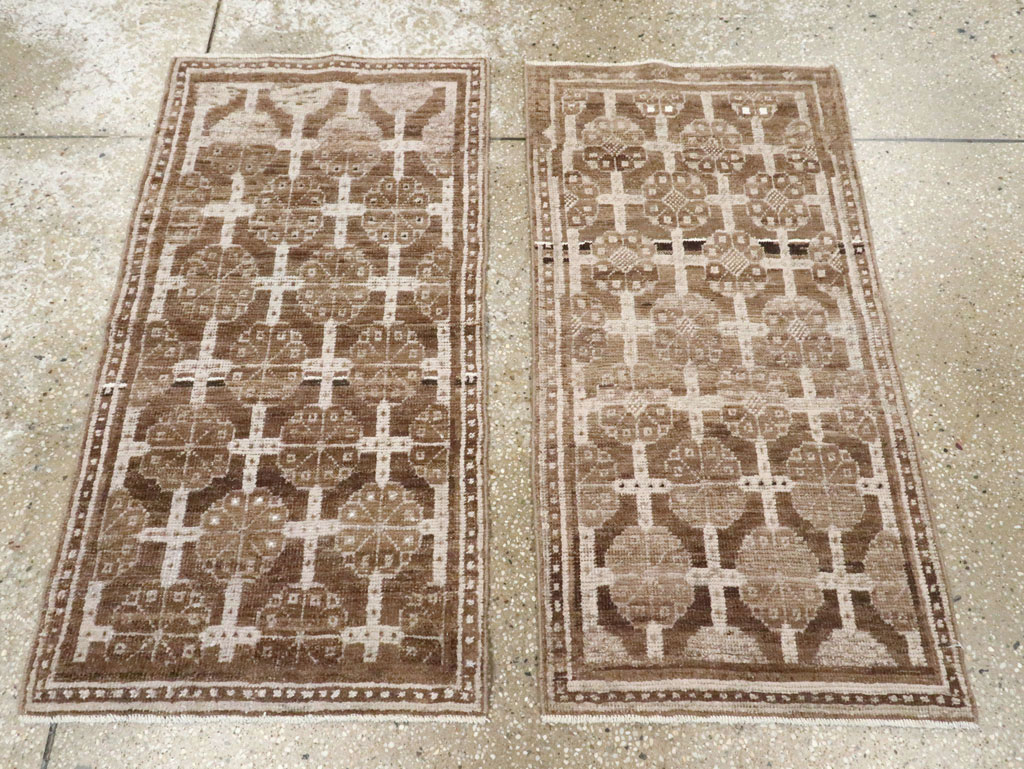 Antique East Turkestan Khotan Rug (Pair: 2 of 2), No.18241 - Galerie Shabab