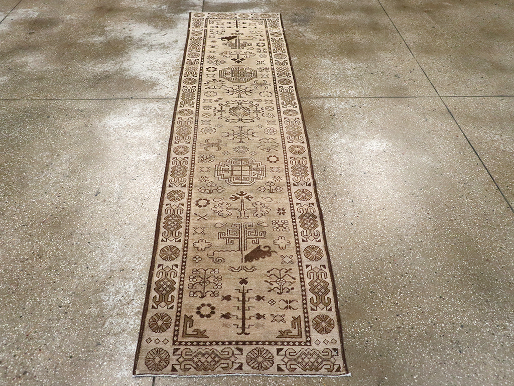 Vintage East Turkestan Khotan Runner, No.18243 - Galerie Shabab