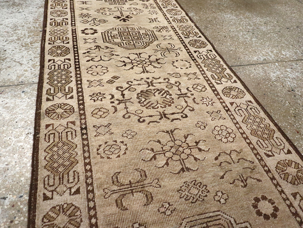 Vintage East Turkestan Khotan Runner, No.18243 - Galerie Shabab