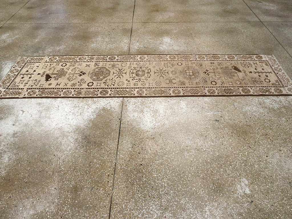 Vintage East Turkestan Khotan Runner, No.18243 - Galerie Shabab