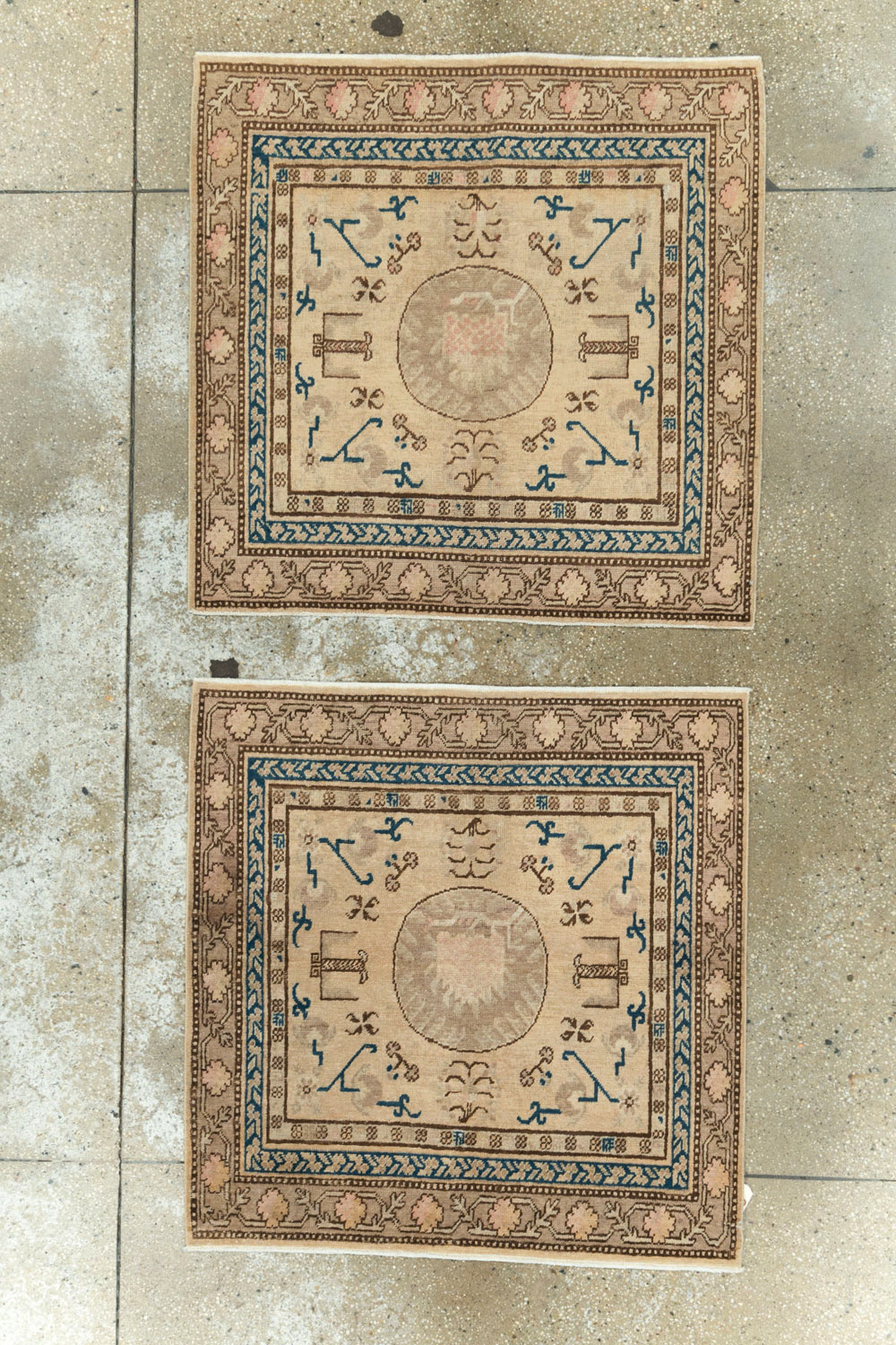 Antique East Turkestan Khotan Square Rug (Pair: 2 of 2), No.18246 - Galerie Shabab