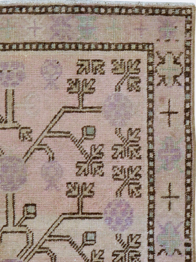 Antique Khotan Rug, No.18257 - Galerie Shabab