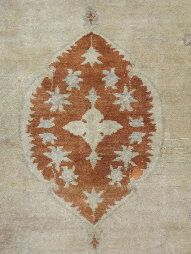 Vintage Turkish Oushak Rug, No.18266 - Galerie Shabab