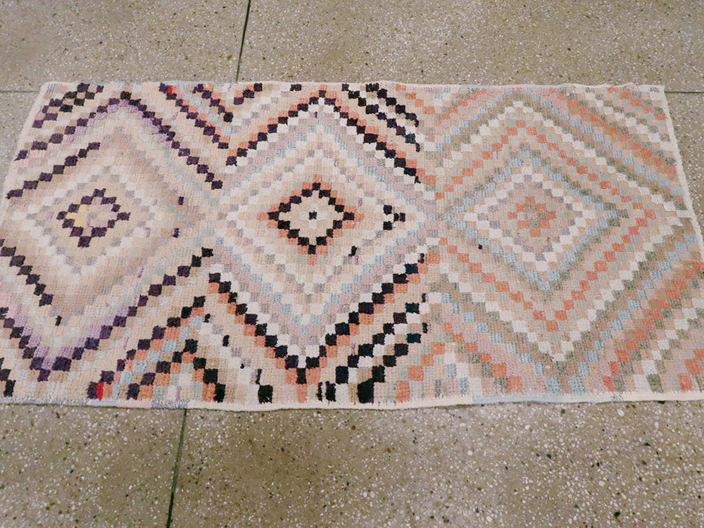 Vintage Anatolian Rug, No.18269 - Galerie Shabab